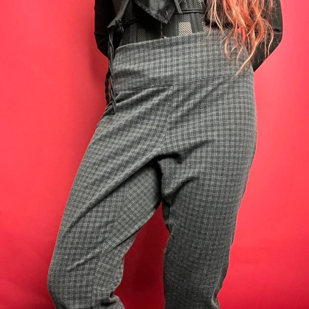 Ricki’s / Black and grey checkered leggings 🩶🖤 - Picture 5 of 5